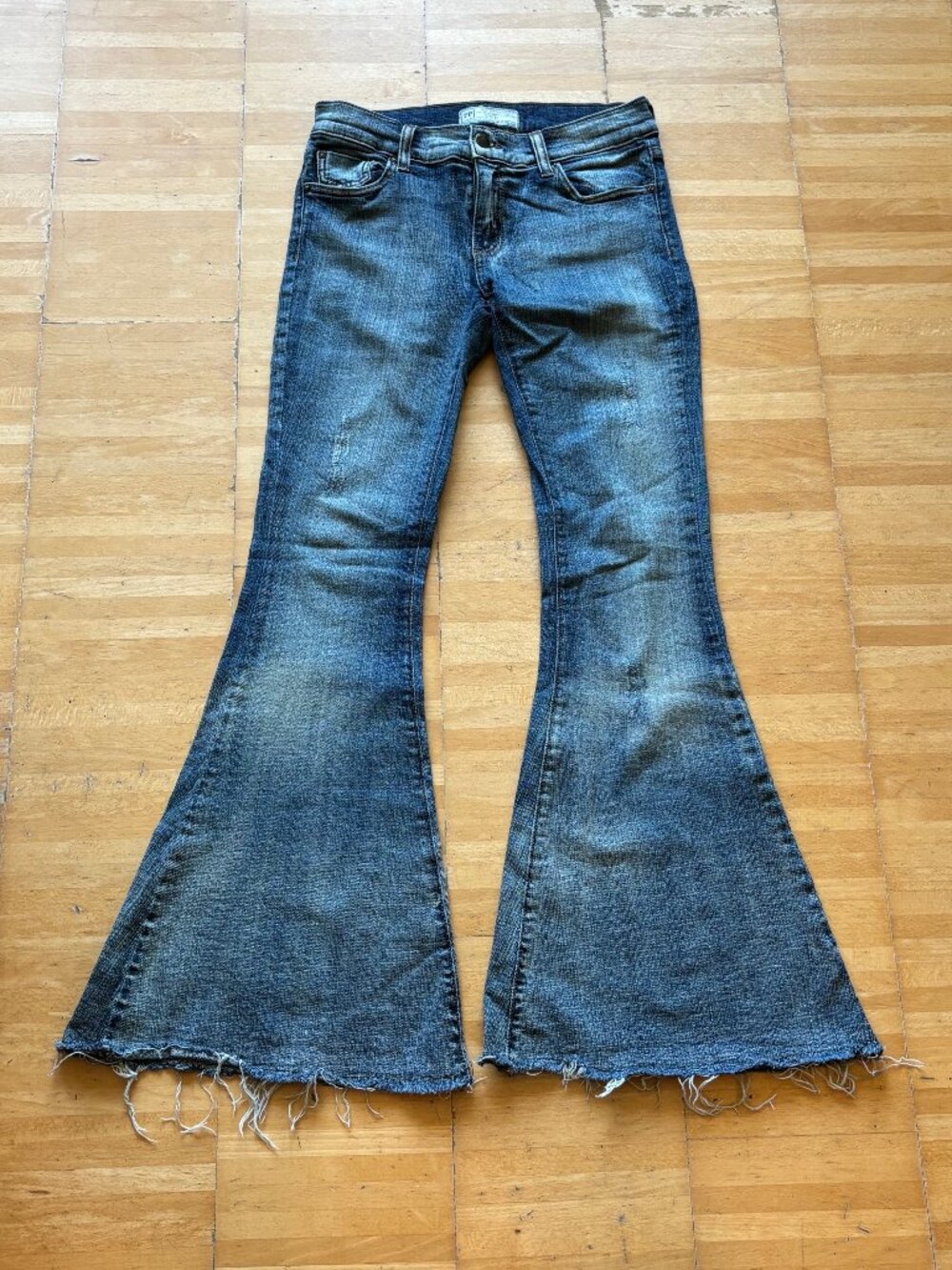 FREE PEOPLE faded denim flare bell-bottom jeans 27